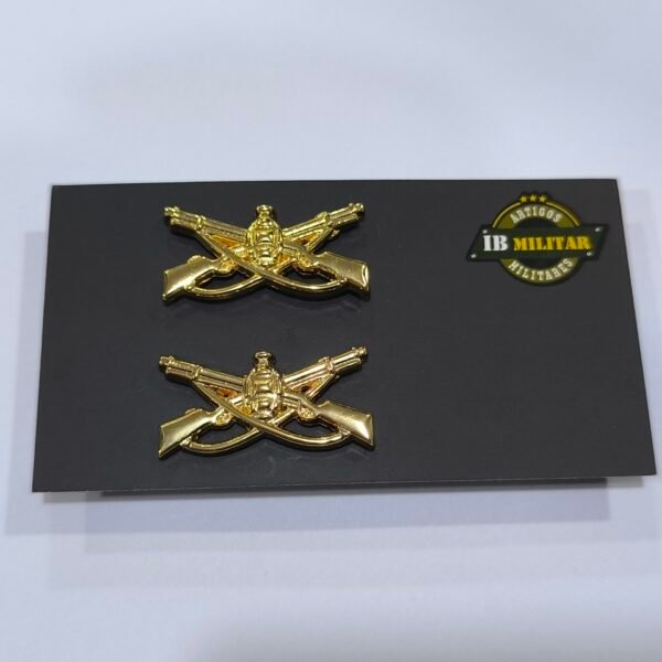 PAR DISTINVO ARMA DE GOLA DOURADA INFANTARIA